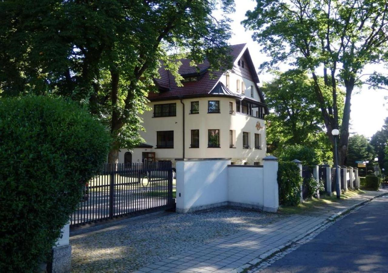 Jasny Dwor Hotel Polanica-Zdrój Buitenkant foto