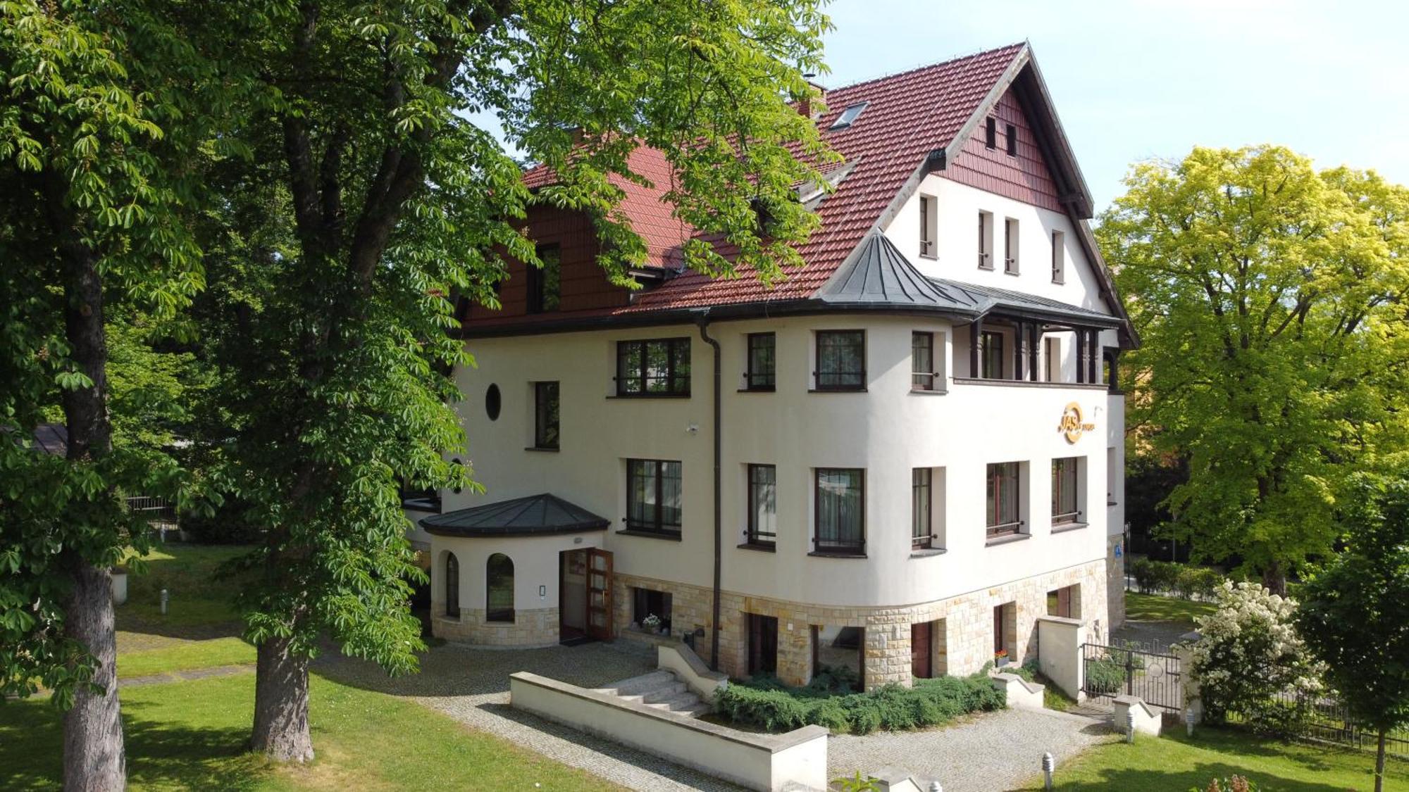 Jasny Dwor Hotel Polanica-Zdrój Buitenkant foto