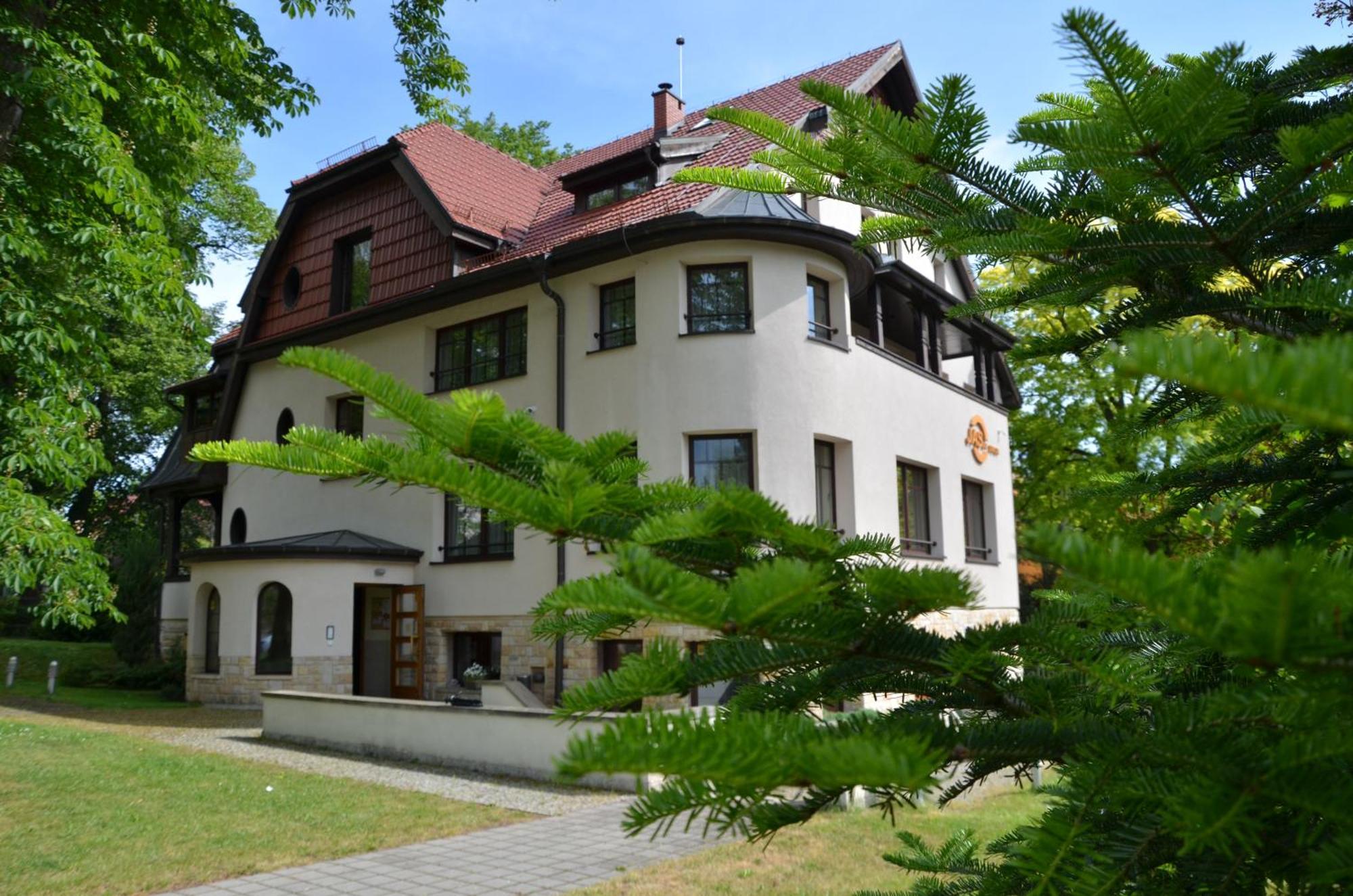 Jasny Dwor Hotel Polanica-Zdrój Buitenkant foto