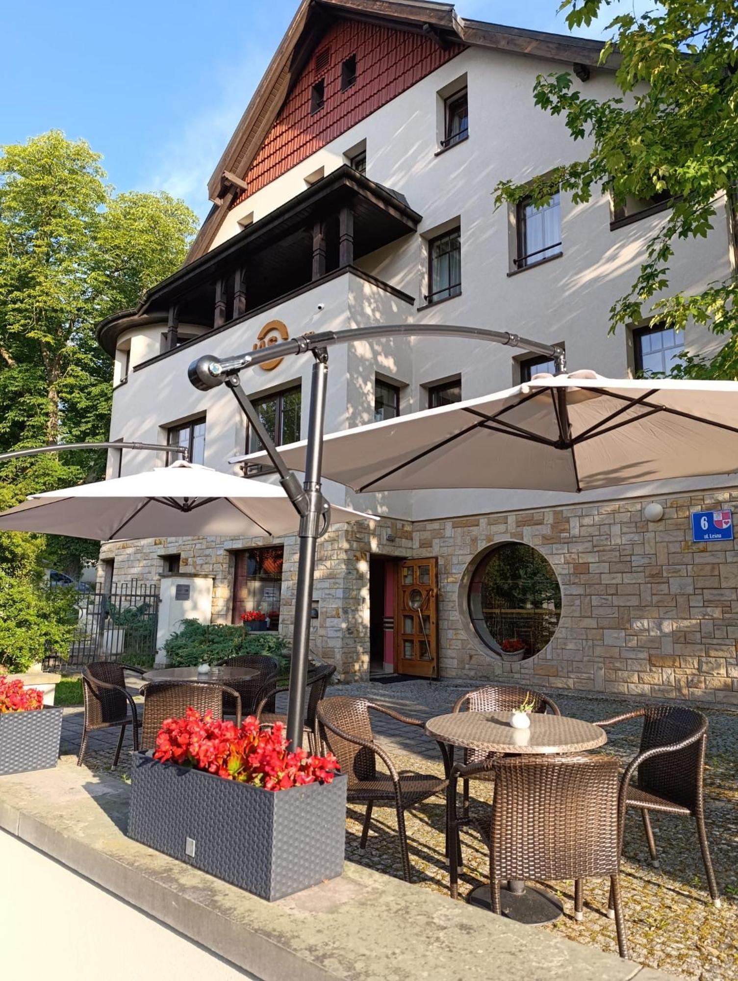 Jasny Dwor Hotel Polanica-Zdrój Buitenkant foto