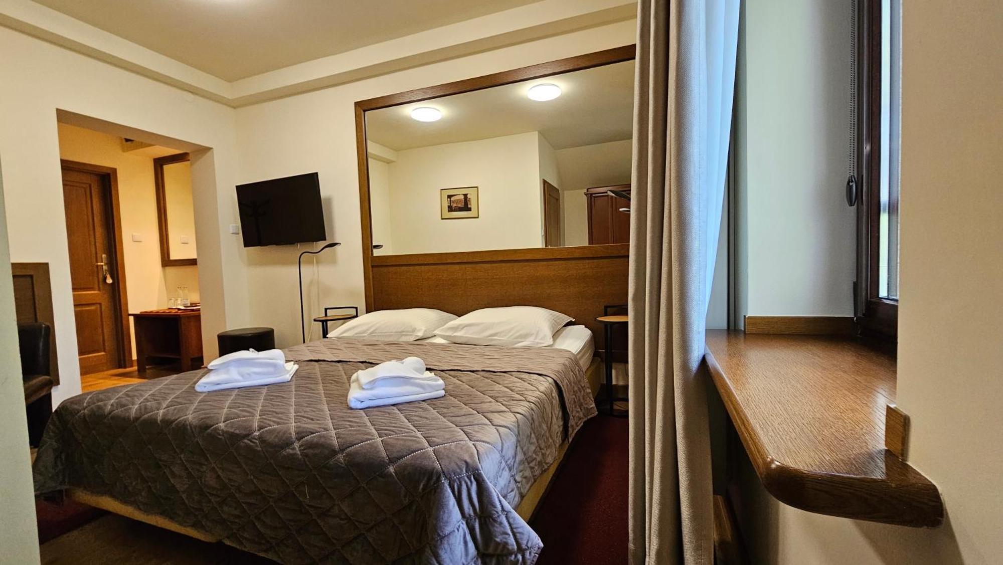 Jasny Dwor Hotel Polanica-Zdrój Buitenkant foto