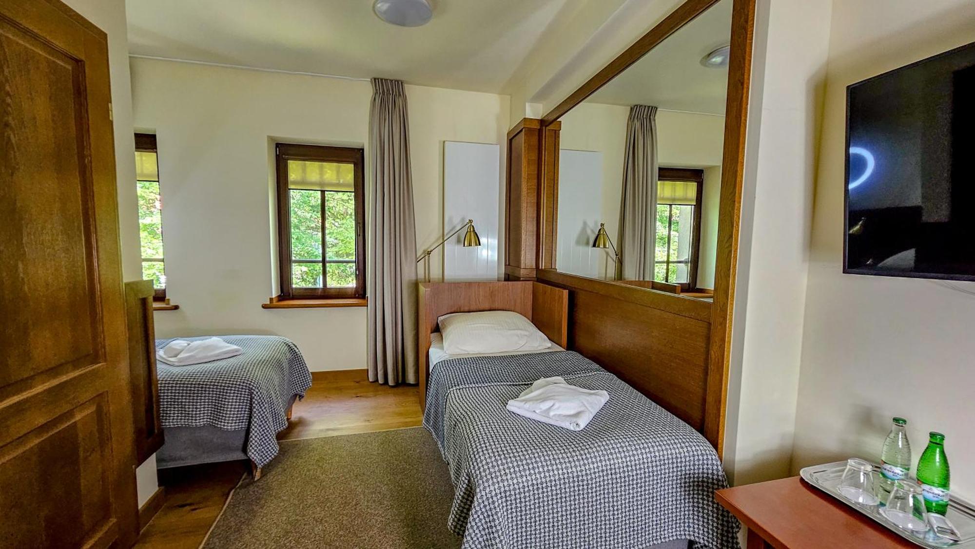 Jasny Dwor Hotel Polanica-Zdrój Buitenkant foto