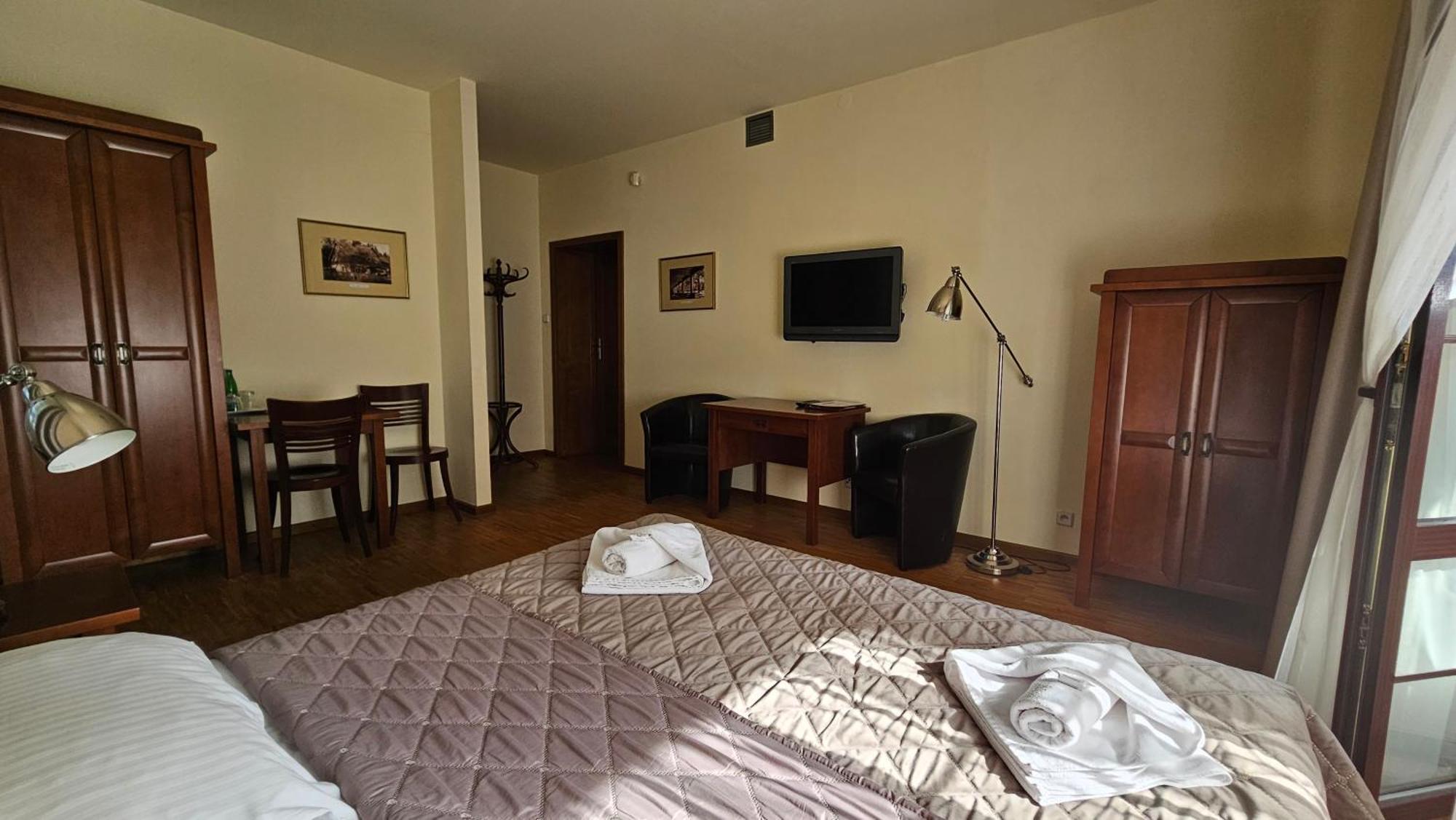Jasny Dwor Hotel Polanica-Zdrój Buitenkant foto