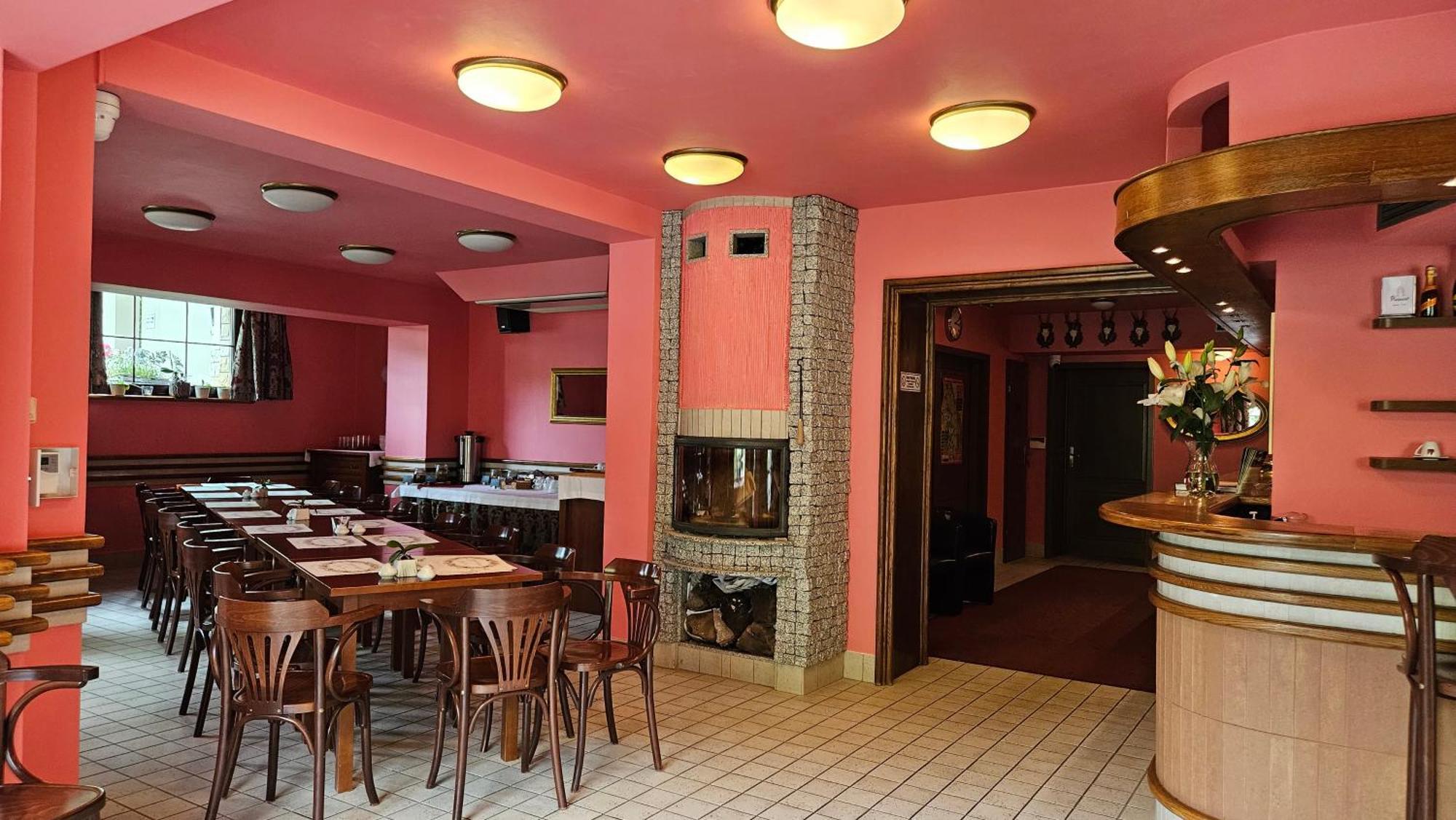 Jasny Dwor Hotel Polanica-Zdrój Buitenkant foto