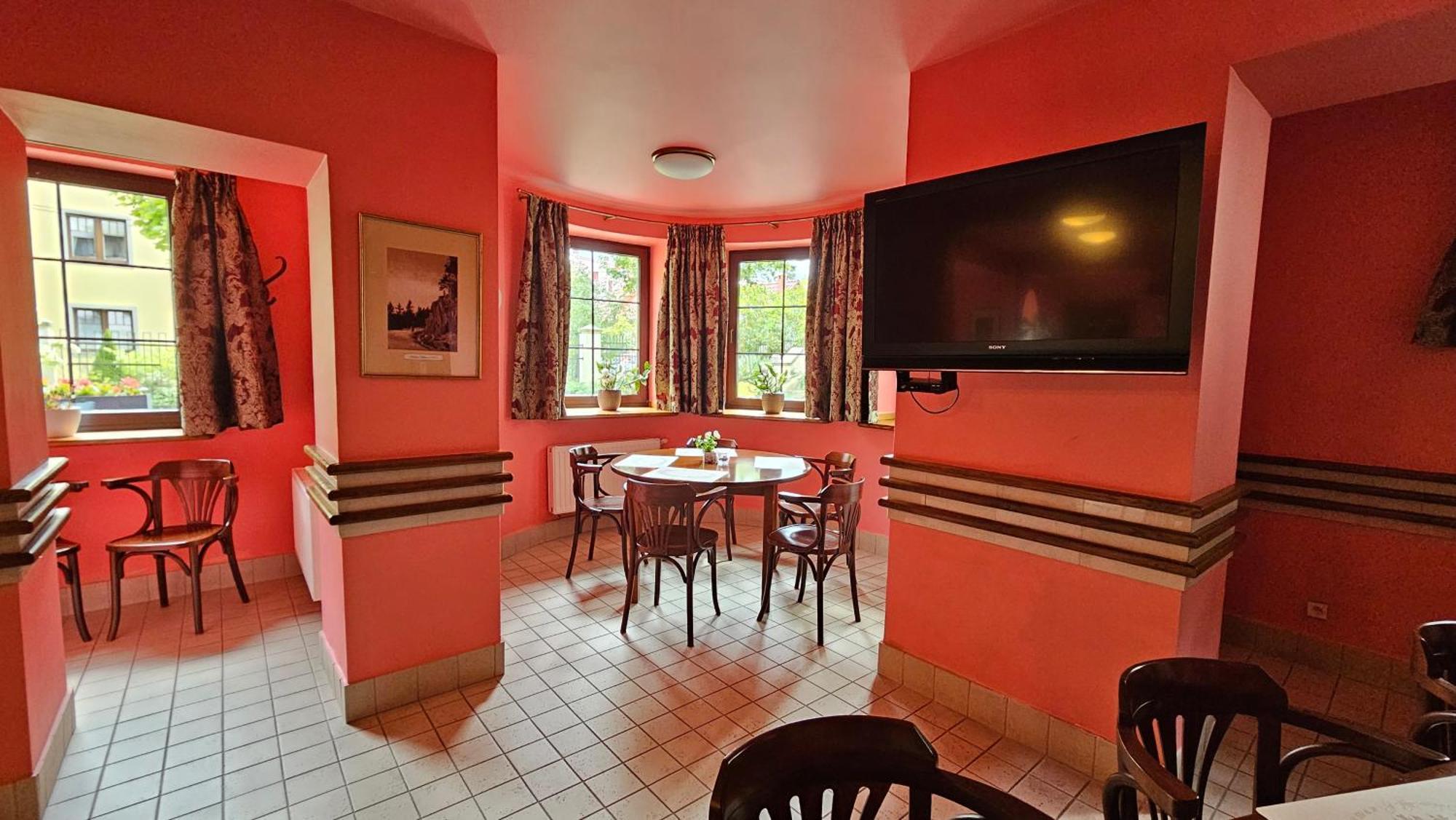 Jasny Dwor Hotel Polanica-Zdrój Buitenkant foto